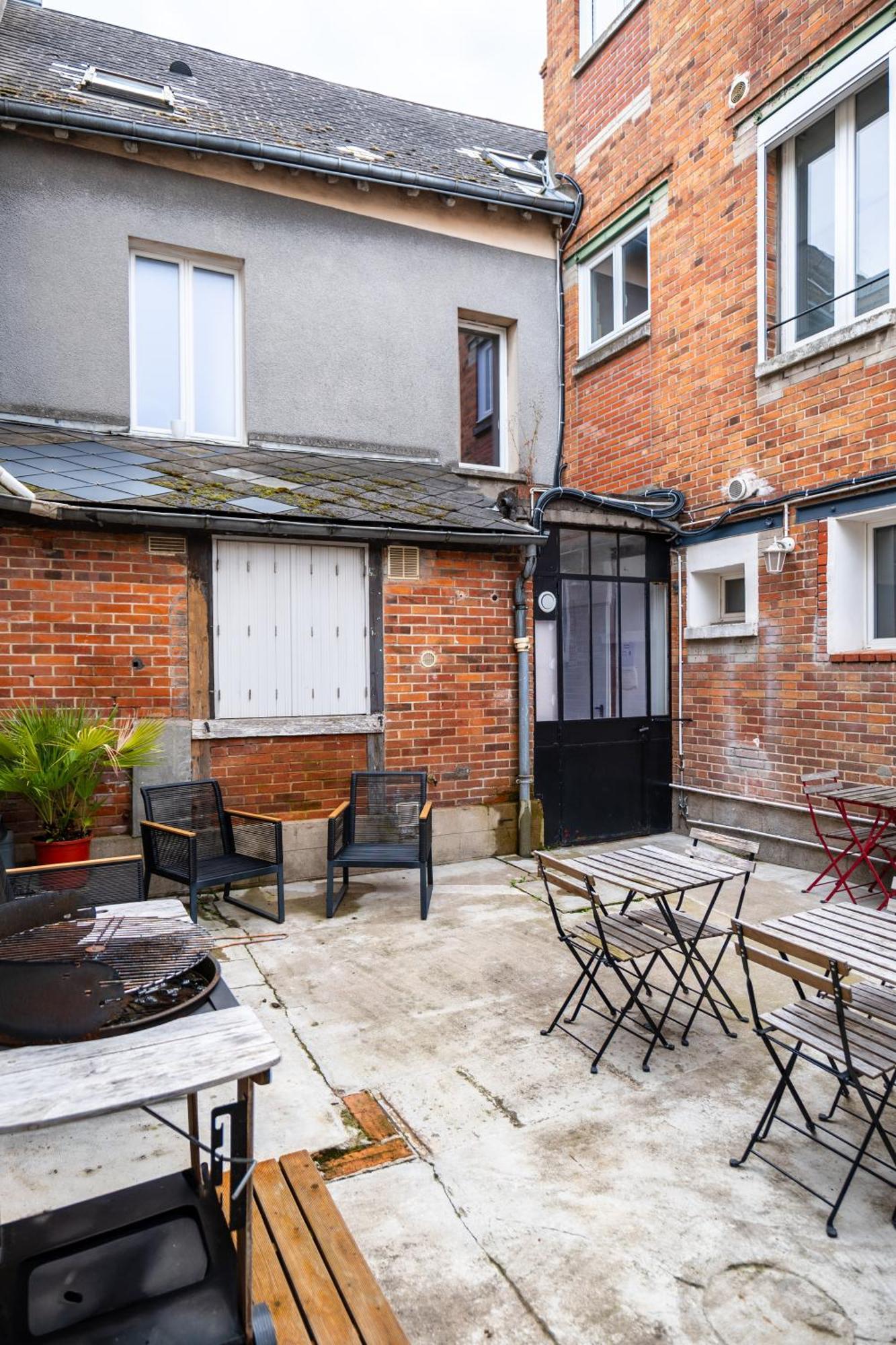Studio Cosy Rdc, Calme Avec Cour Exterieure Saran Luaran gambar