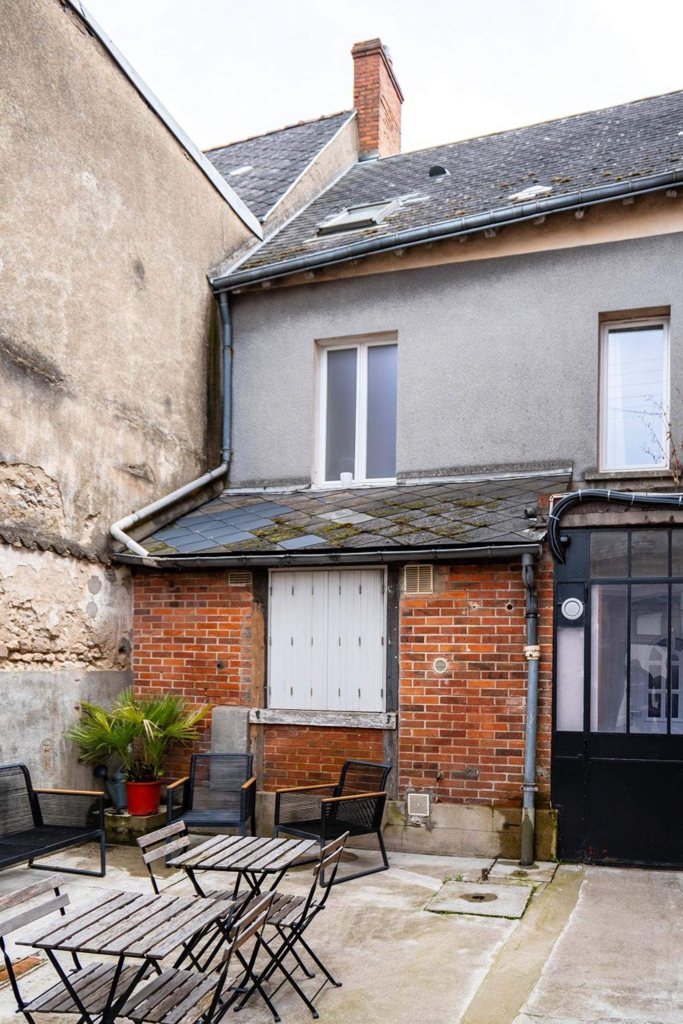Studio Cosy Rdc, Calme Avec Cour Exterieure Saran Luaran gambar